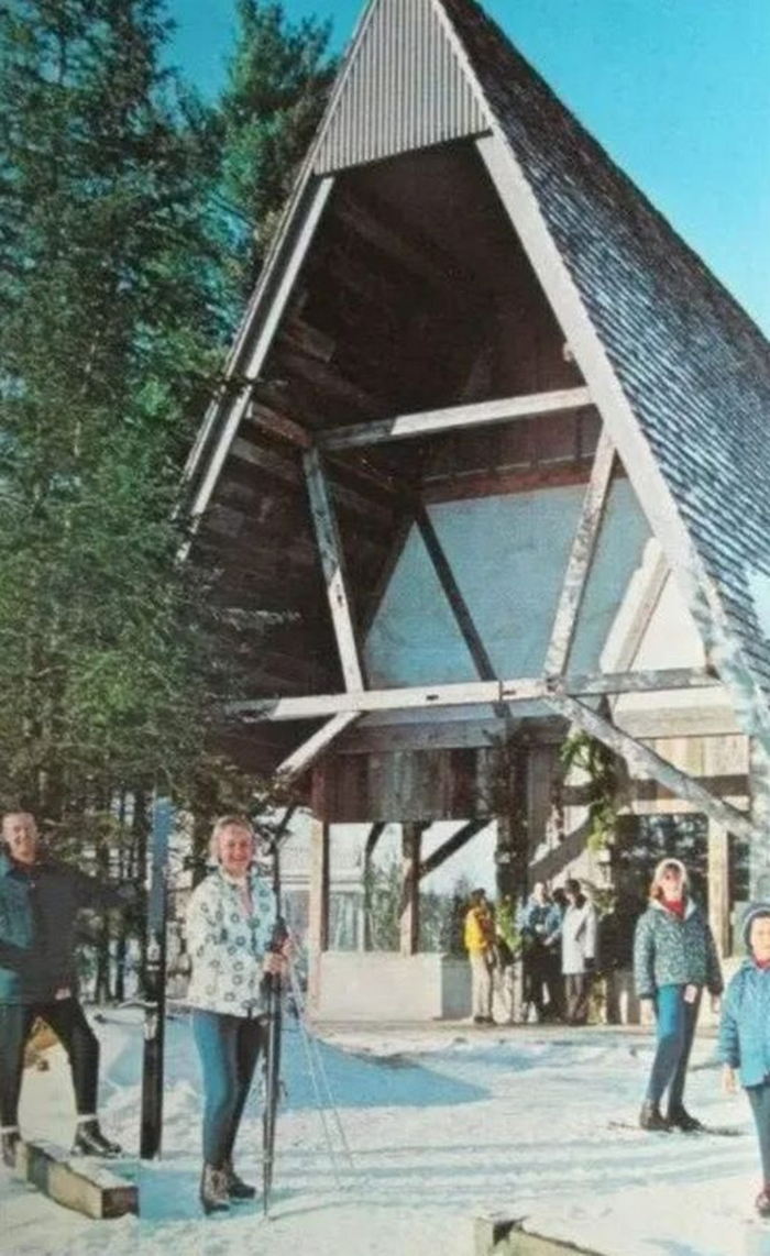 Au Sable Ranch and Ski Resort (Au Sable Ski Ranch) - Vintage Postcard (newer photo)